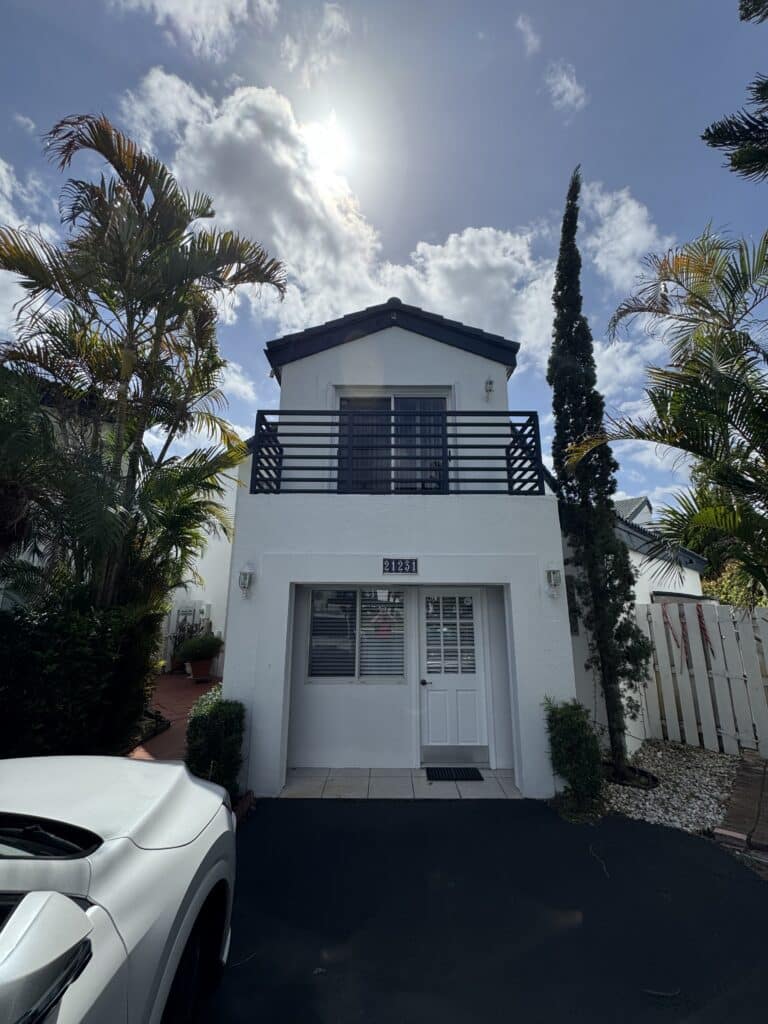 IMG_9754 Aventura, FL exterior house painting company